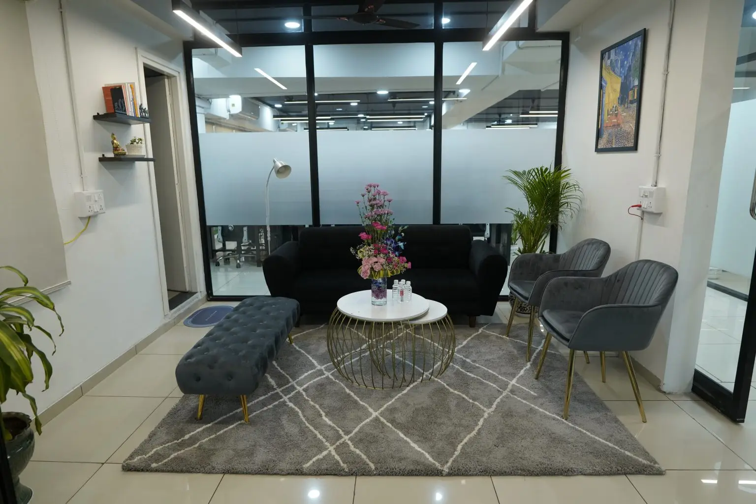 Fotos ilustrativas; no corresponden a este inmueble ficticio.